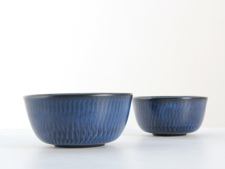 Scandinavian ceramics. Set of 2 blue bowls.