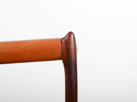 Série de 4 chaises scandinaves en palissandre. Modèle 78. 