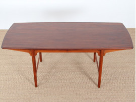 Table d'appoint scandinave en acajou.