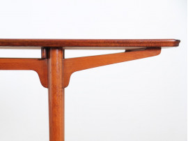 Table d'appoint scandinave en acajou.