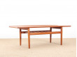  Table basse scandinave en teck.  