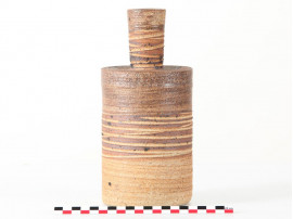 Vase long en céramique chamottée 