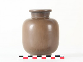 Céramique scandinave. Petit vase rond.