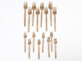 Ménagère scandinave Scanline en bronze. 21 pièces.