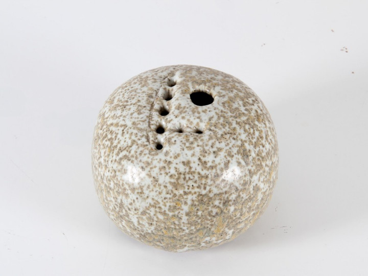 Spherical vase F192