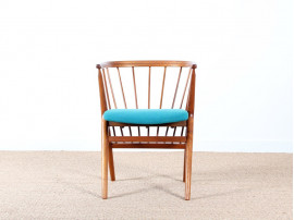 Petit fauteuil scandinave à barreaux