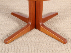 Scandinavian center dining table in teak 4/8 seats