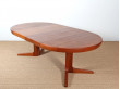 Table scandinave en teck à pieds central 4/8 pers..