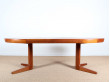 Table scandinave en teck à pieds central 4/8 pers..