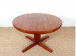 Table scandinave en teck à pieds central 4/8 pers..