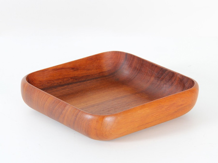 Square bowl in teak