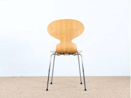 Série de six chaises scandinave. Modèle Fourmi