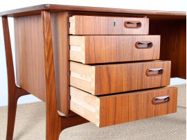 Grand bureau scandinave en teck