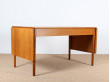 Bureau scandinave en chêne. Modèle AT 305.(1955)