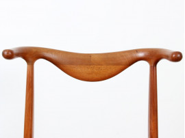 Suite de 4 chaises scandinaves "Bull"