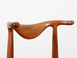 Suite de 4 chaises scandinaves "Bull"