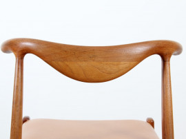 Suite de 4 chaises scandinaves "Bull"