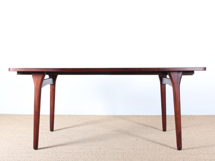 Scandinavian dining table in rosewood 6/10 seats