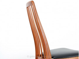 Suite de 4 chaises scandinaves en teck "Eva"