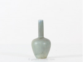 Céramique scandinave. Vase miniature modèle SVA