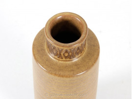 Céramique scandinave. Vase ocre