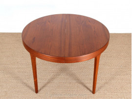 Table scandinave extensible en teck, 4 à 10 pers.