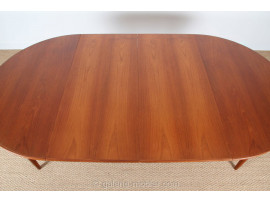 Scandinavian extendable round table in teak, 4/10 seats