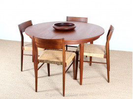 Scandinavian extendable round table in teak, 4/10 seats