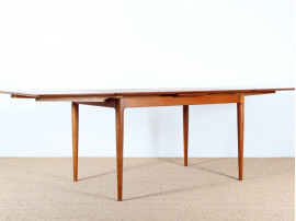 Table scandinave extensible en teck, 4 à 6 pers.