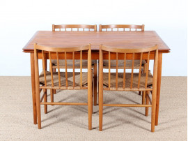 Extending dining table 4 to 6 seats.