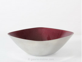 Enameled metal bowl