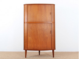 Angle cabinet with tambour doors