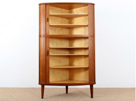 Angle cabinet with tambour doors