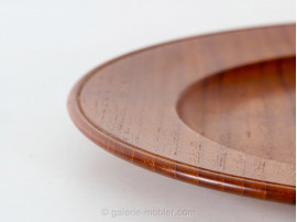 Set of 12 teak plates