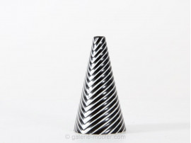 Céramique scandinave : petit vase conique "Domino"