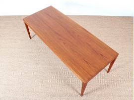 Occasional table in teak