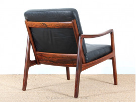 Fauteuil et repose pieds en palissandre de Rio modèle 110 (1951)