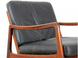 Fauteuil et repose pieds en palissandre de Rio modèle 110 (1951)