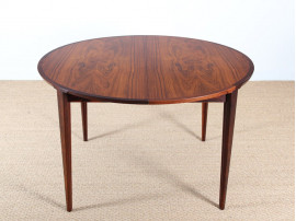 Scandinavian extendable dining table in Rio rosewood,  4/6 seats