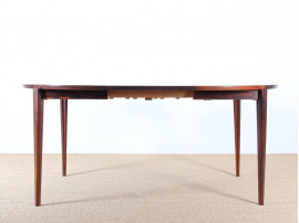 Scandinavian extendable dining table in Rio rosewood,  4/6 seats