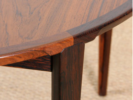 Scandinavian extendable dining table in Rio rosewood,  4/6 seats