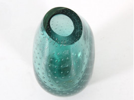 Petit vase en verre