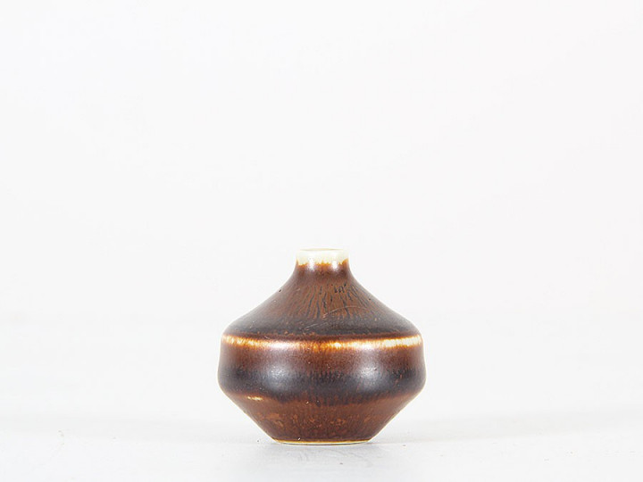 Miniature vase model 74