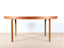 Scandinavian oval table in teak 6/12 seats