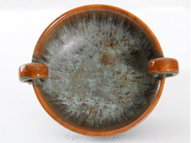 Scandinavian ceramics : double-handled bowl