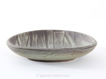 Scandinavian ceramics : triangular bowl