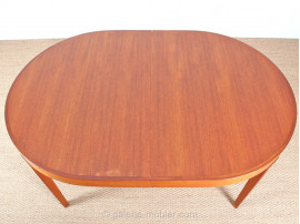 Scandinavian teak dining table 6/10 seats.