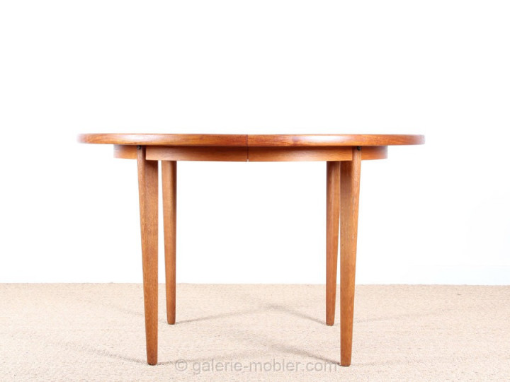 Scandinavian dining table in teak and oak (4/8 seats)