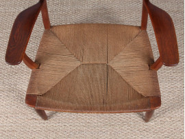 Fauteuil scandinave en chêne modèle CH-22