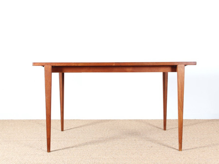 Scandinavian extendable dining table in teak 4/8 seats